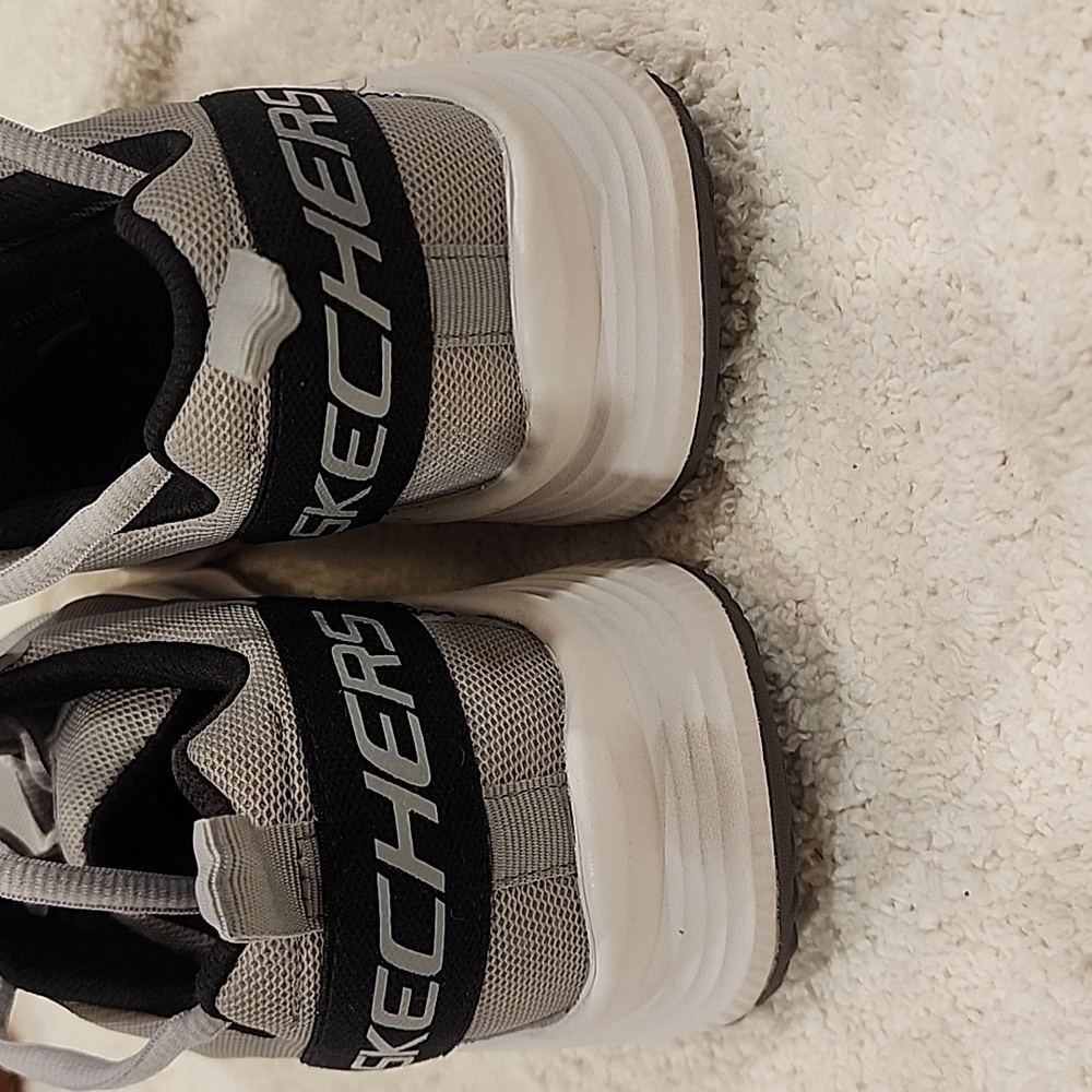 Skechers Men's Gray Athletic Shoes Dluxe Fitness - Memory Foam MENS SZ. 7 - Picture 4 of 7